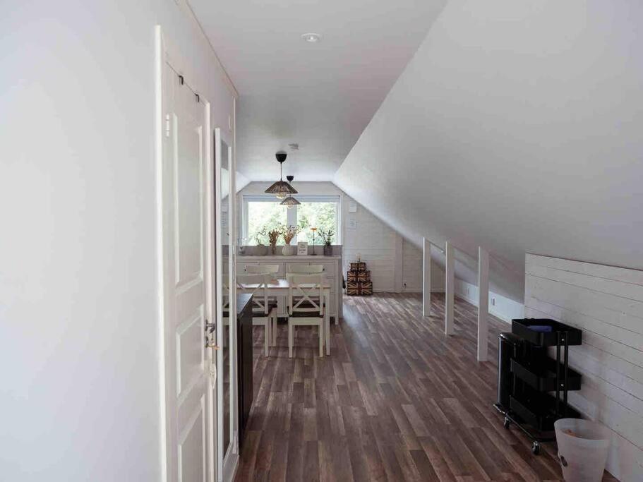 A Lovely Bright Apartment With It'S Own Entrance クングスバッカ エクステリア 写真