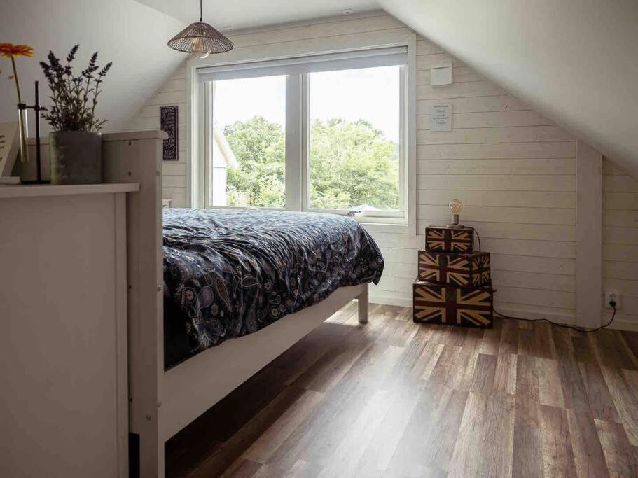 A Lovely Bright Apartment With It'S Own Entrance クングスバッカ エクステリア 写真