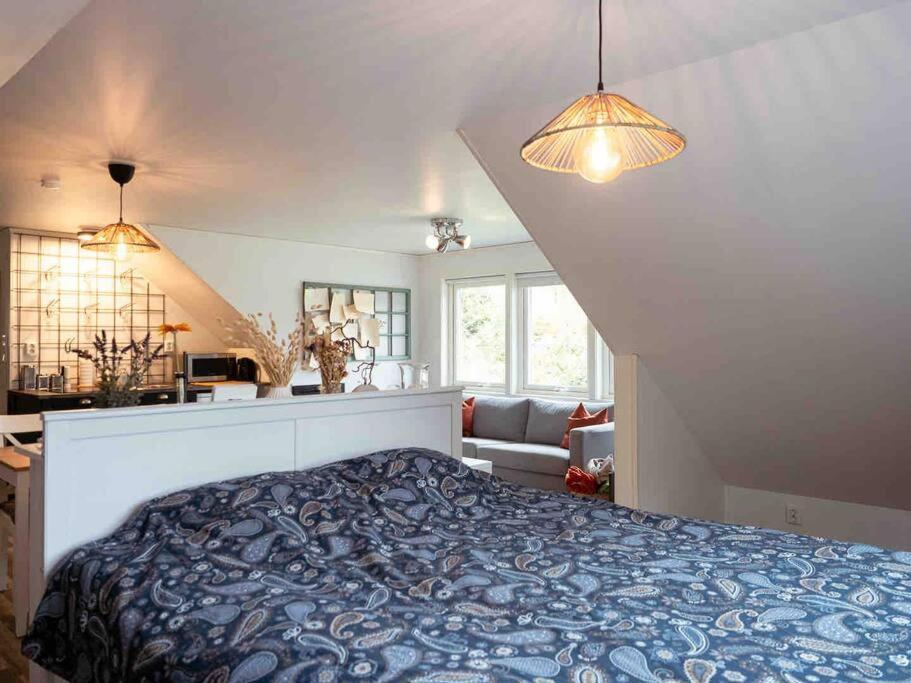 A Lovely Bright Apartment With It'S Own Entrance クングスバッカ エクステリア 写真