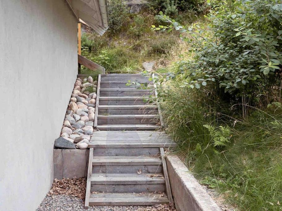 A Lovely Bright Apartment With It'S Own Entrance クングスバッカ エクステリア 写真